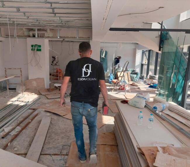 Gemlik'te tamamladığımız bina renovasyon projesini inceleyin. Isı yalıtımı, çatı izolasyonu ve ortak alan tadilatı ile binalarınıza değer katıyoruz. Ücretsiz keşif için arayın!